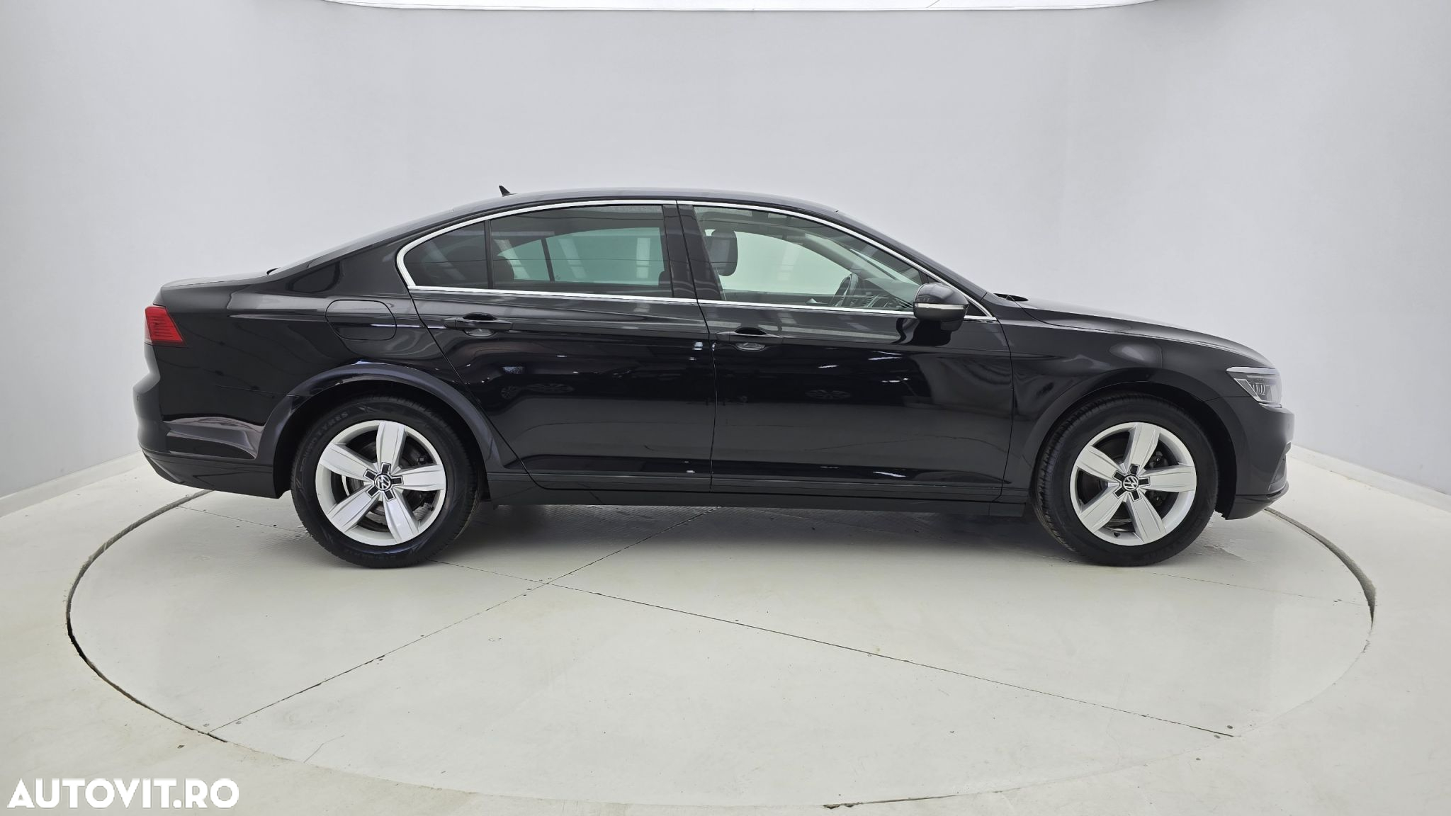 Volkswagen Passat 2.0 TDI DSG Comfortline - 5