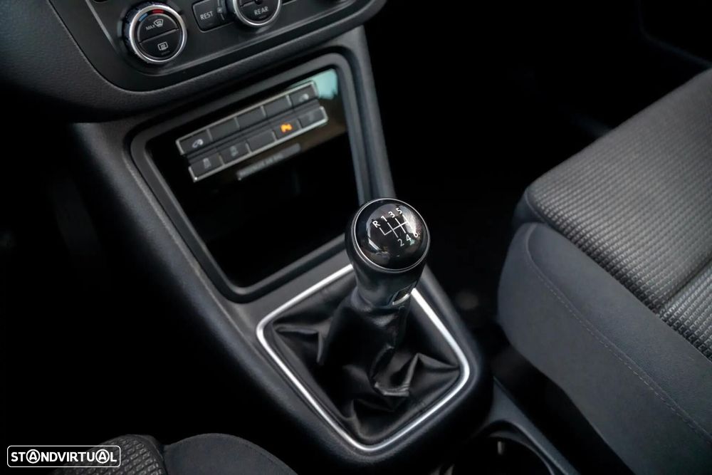 VW Sharan 2.0 TDI Confortline - 24