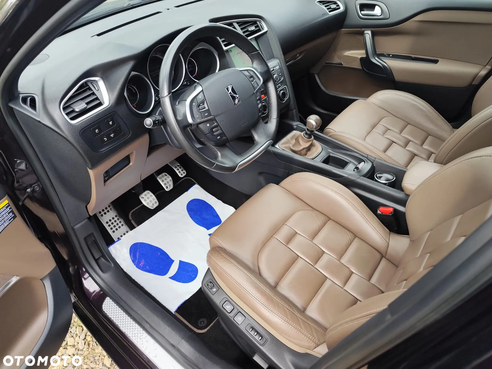 Citroën DS4 e-HDi 115 SoChic - 13