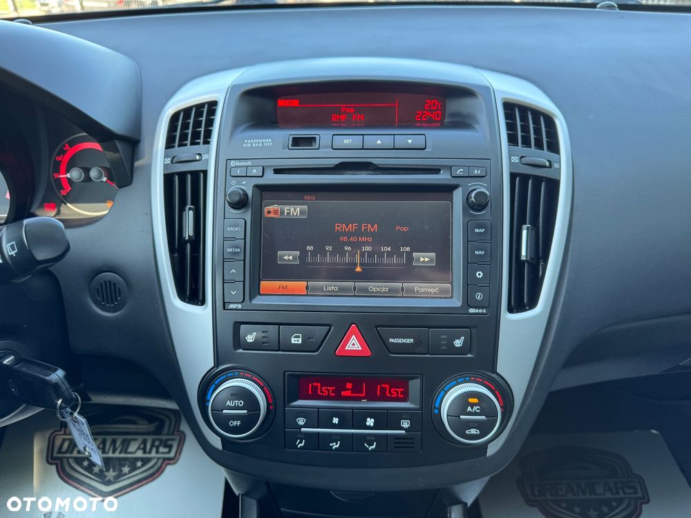 Kia Ceed - 21