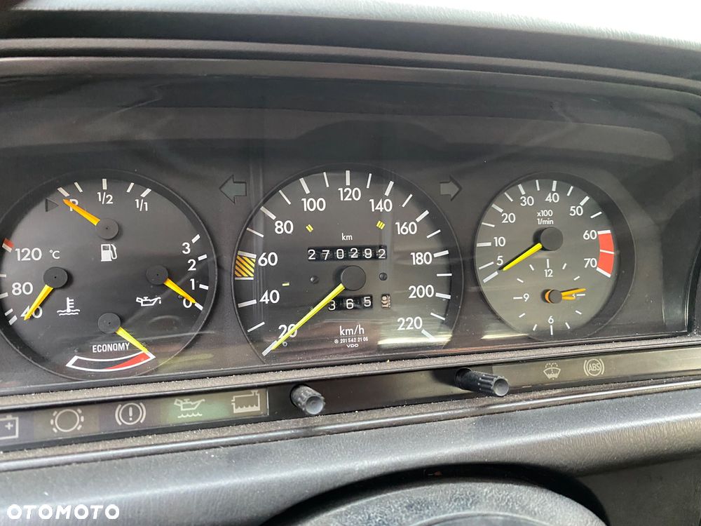 Mercedes-Benz W201 (190) - 15