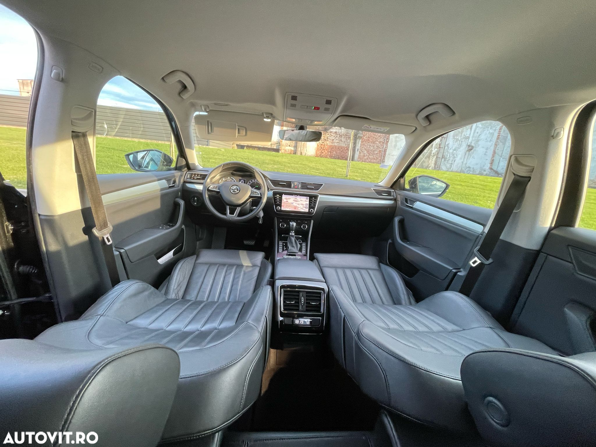 Skoda Superb 2.0 TDI DSG Premium Edition - 17