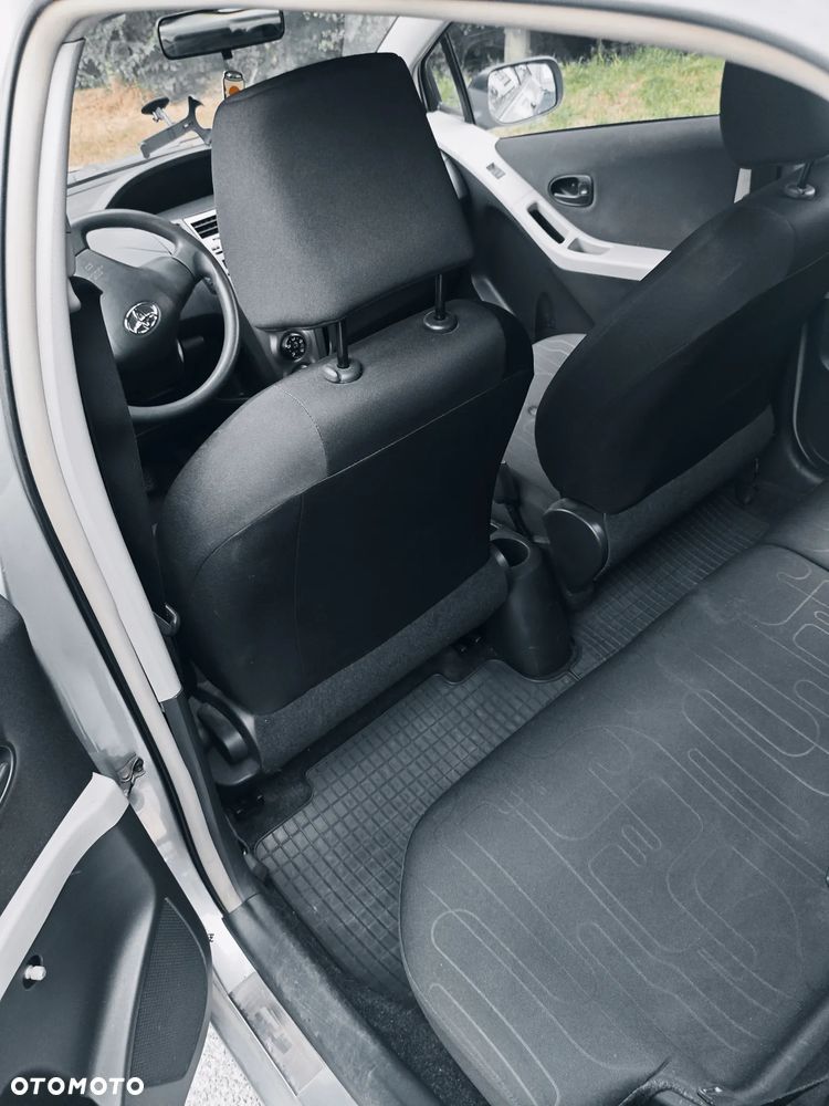 Toyota Yaris 1.33 Sol - 8