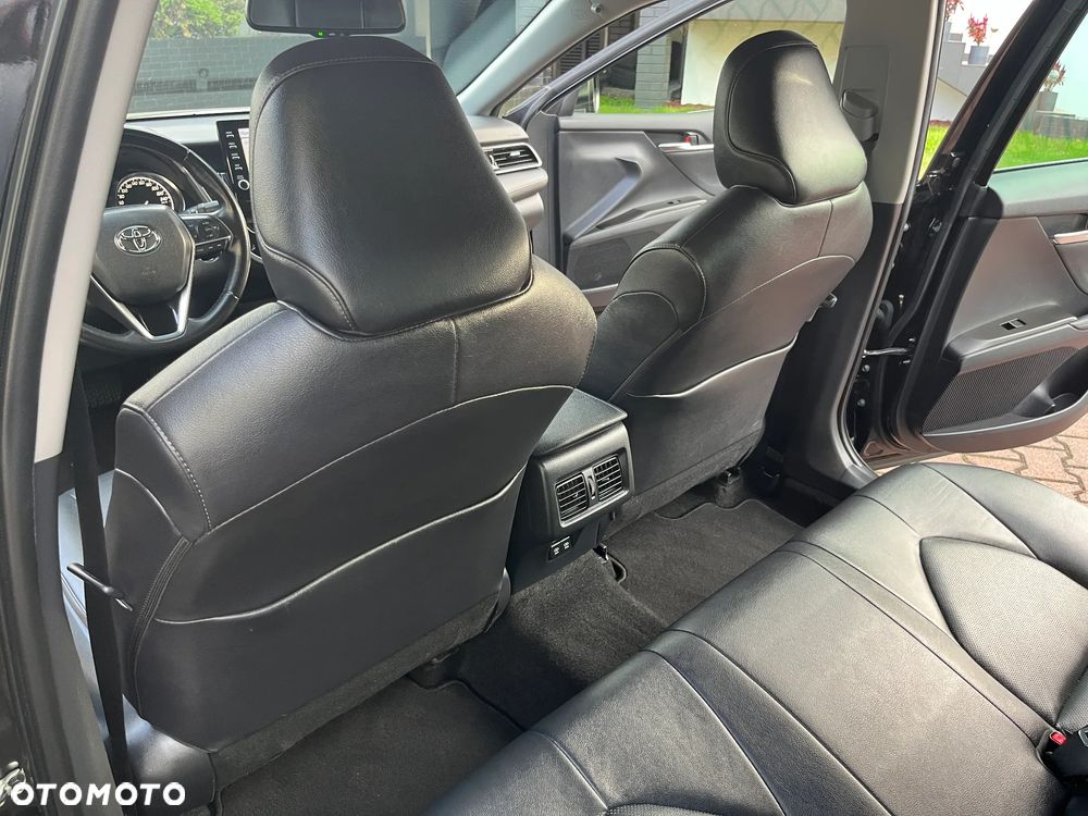 Toyota Camry 2.5 Hybrid Executive CVT - 23