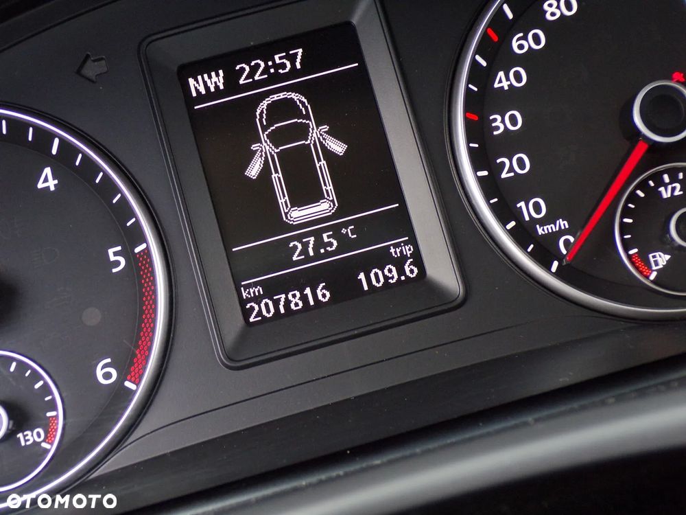 Volkswagen Touran 2.0 TDI DPF STYLE - 19