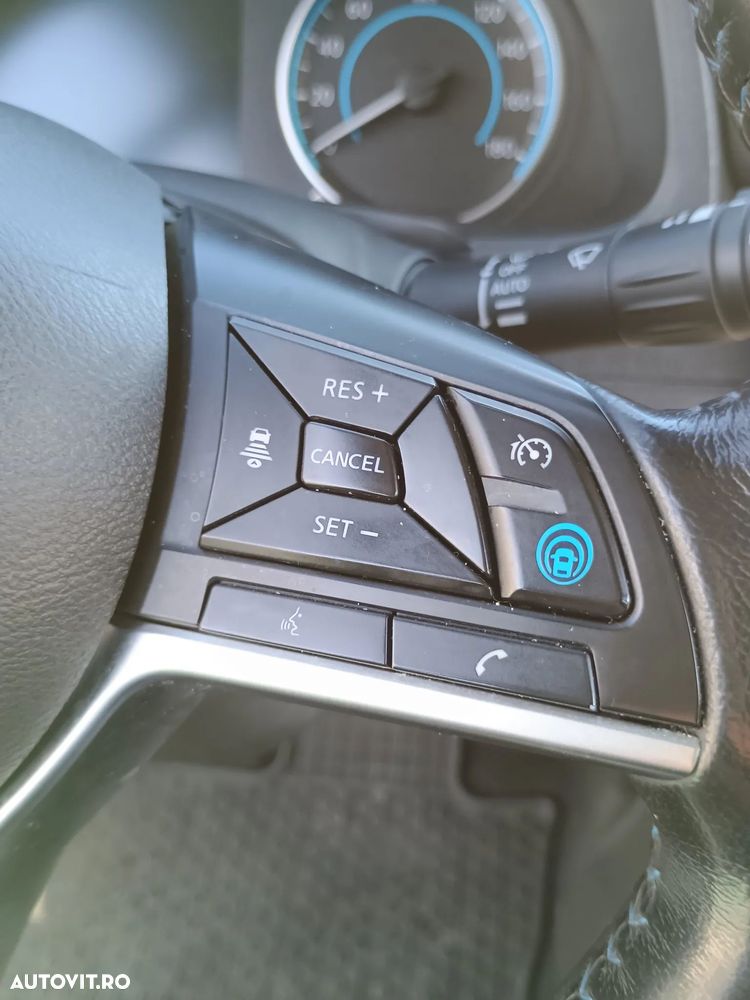 Nissan LEAF Tekna - 12