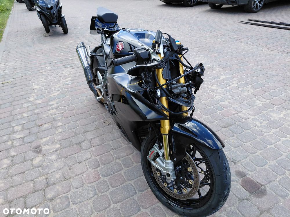 Honda CBR - 8