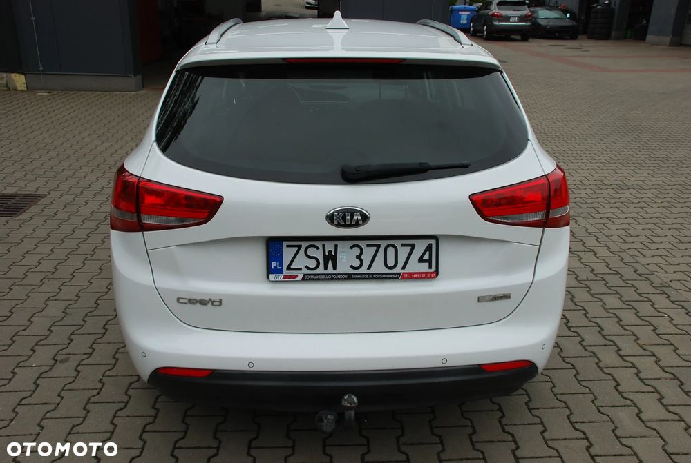 Kia Ceed Cee'd 1.6 CRDi L Business Line DCT - 10