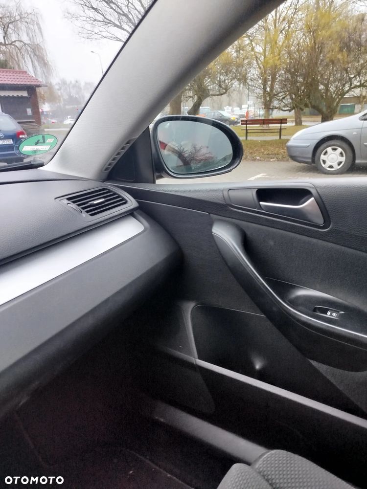Volkswagen Passat 2.0 TDI Comfortline - 9