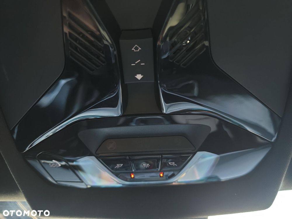 BMW Seria 2 216d - 24