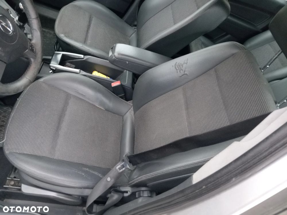 Opel Zafira 1.9 CDTI - 13