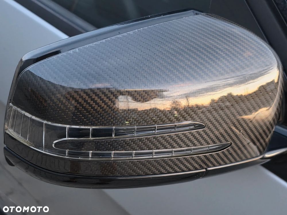 Mercedes-Benz Klasa E 63 AMG S 4-Matic - 32