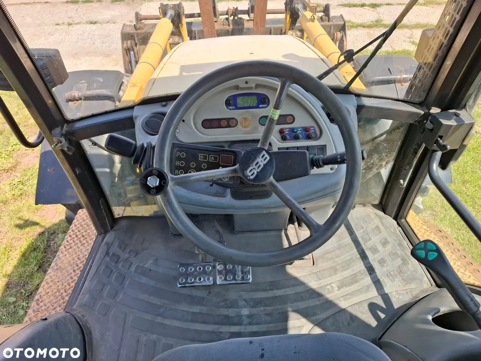 Komatsu WB97S-2 - 27
