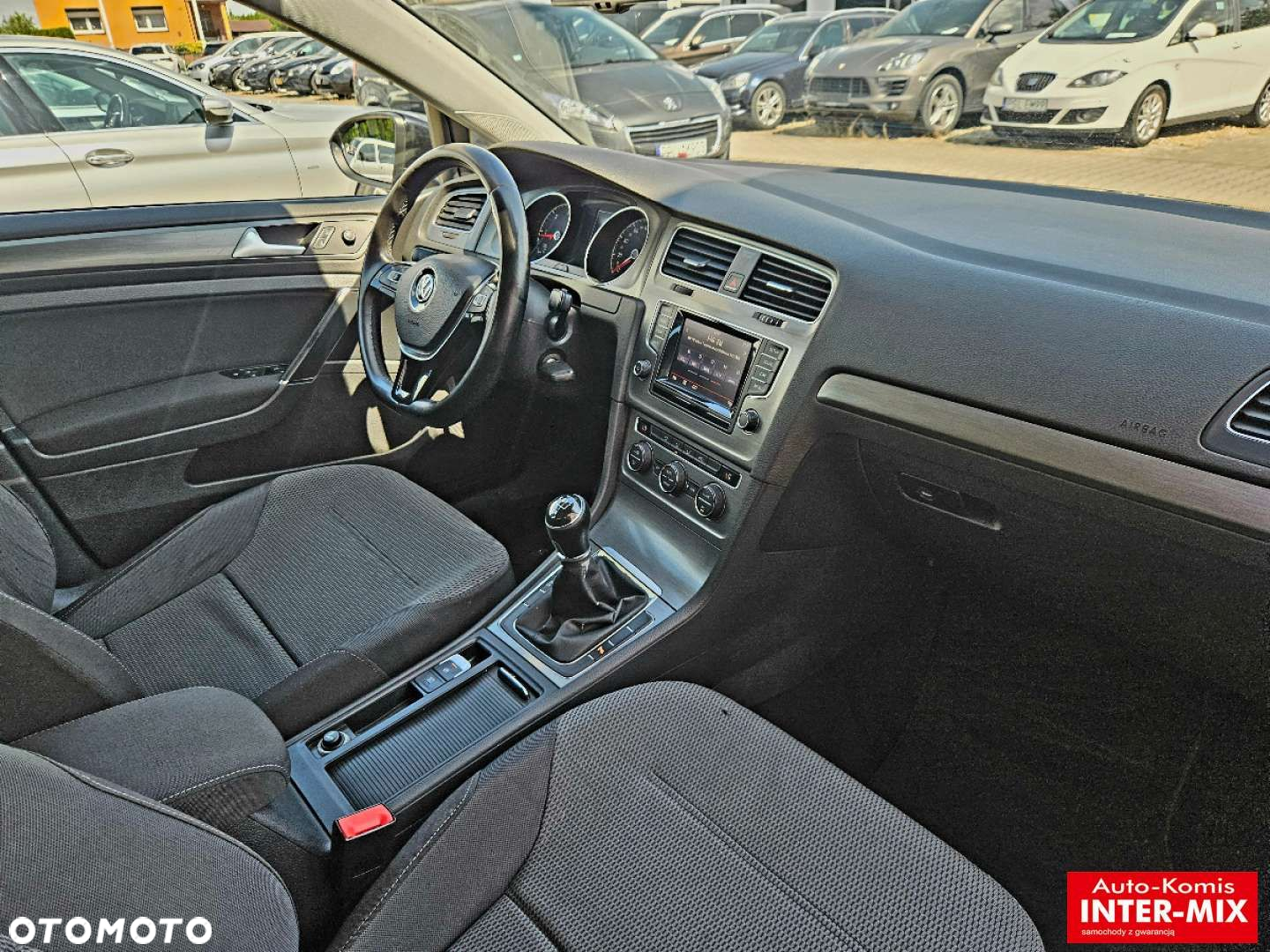 Volkswagen Golf - 24