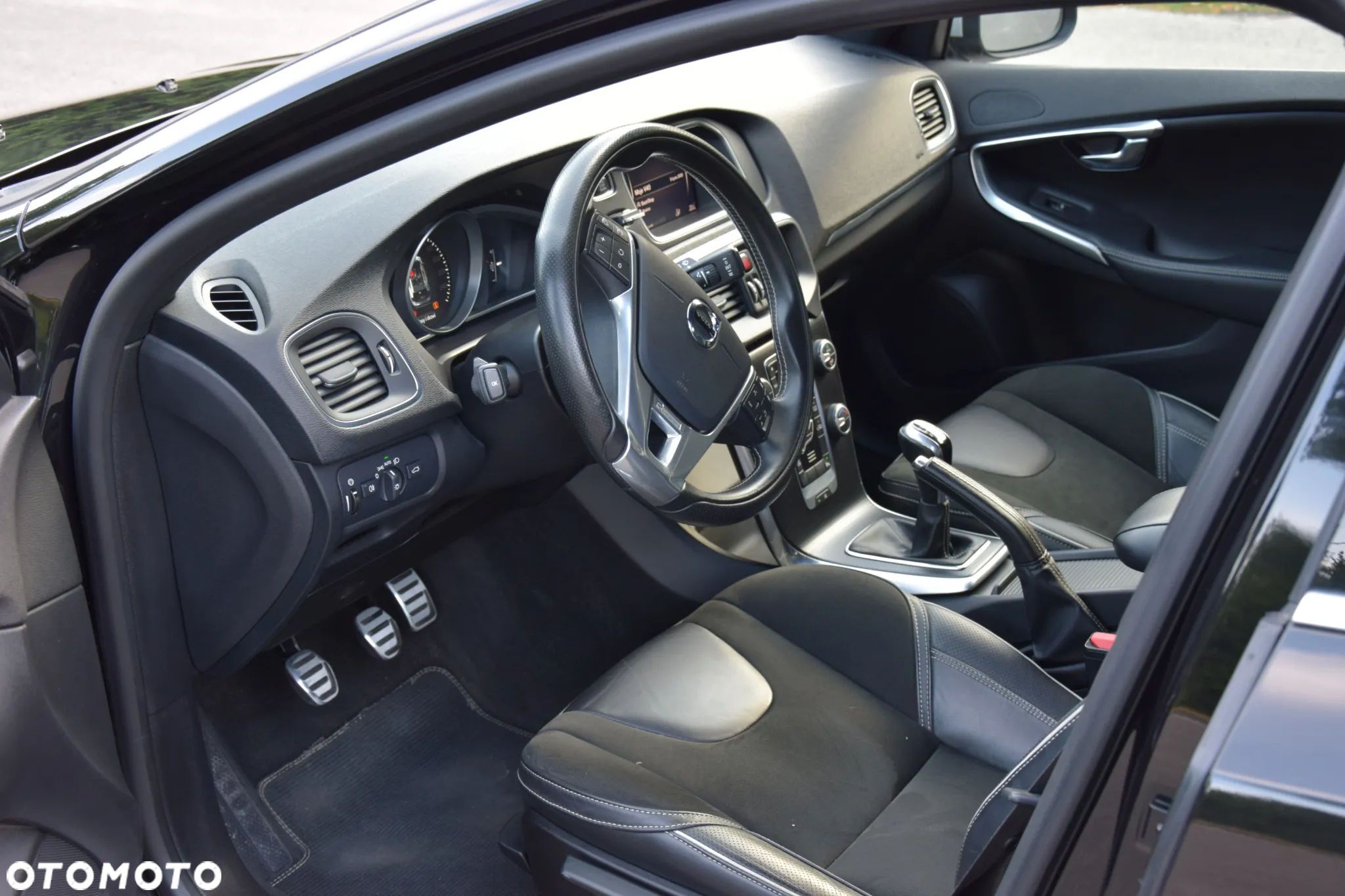 Volvo V40 D2 Drive-E SCR R-Design Momentum - 12