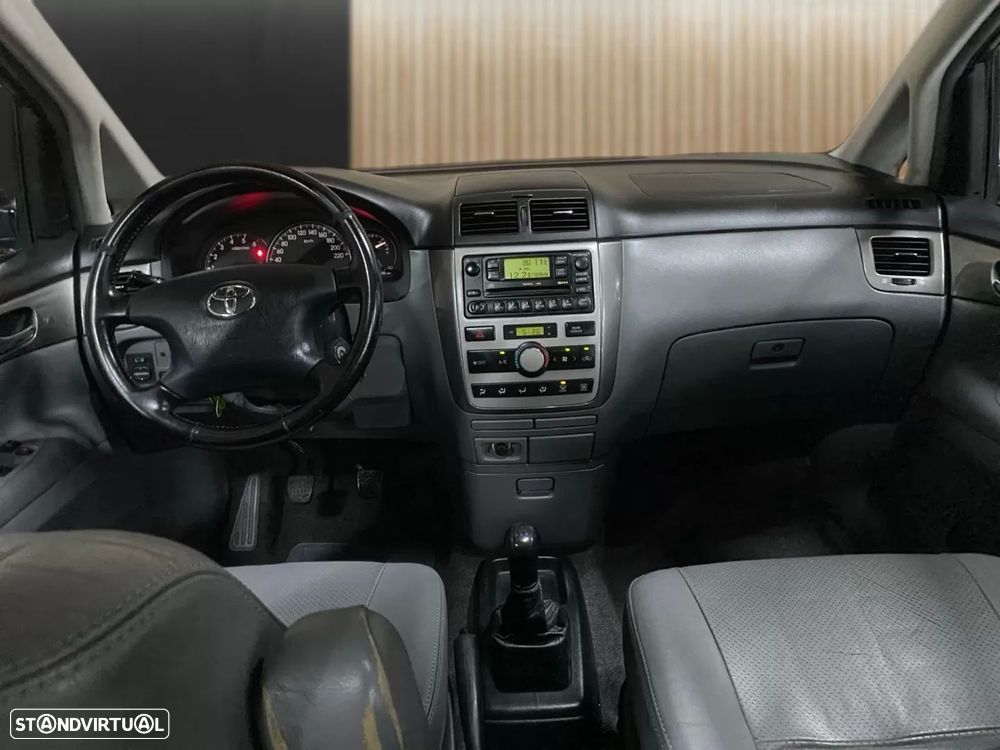 Toyota Avensis Verso 2.0 D-4D Sol TA - 8