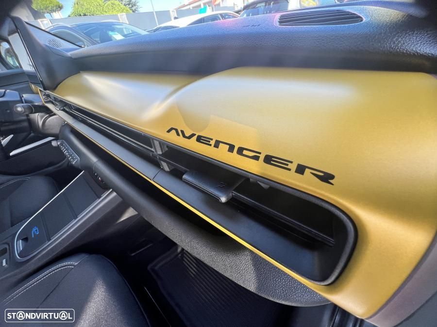 Jeep Avenger 54 kWh Summit - 29