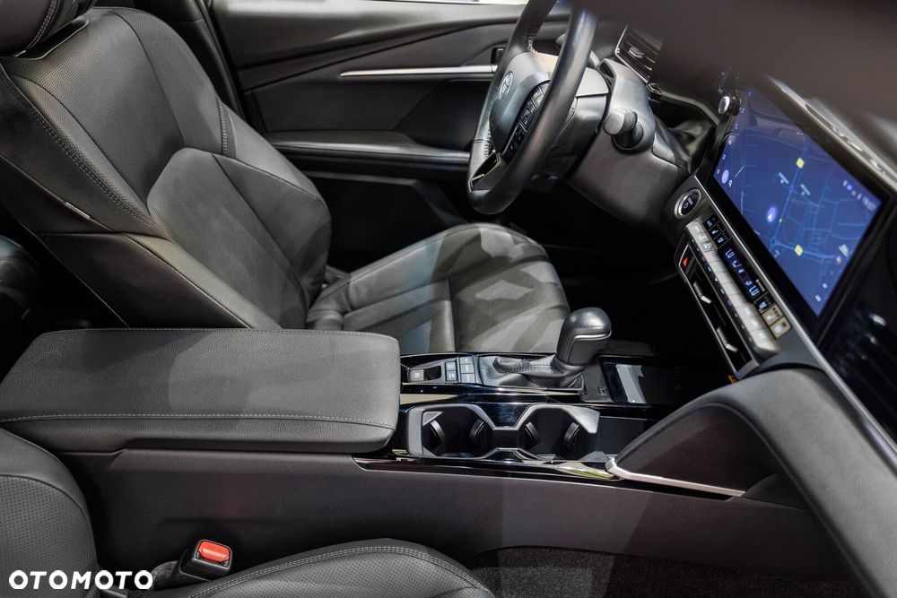 Toyota Camry - 37
