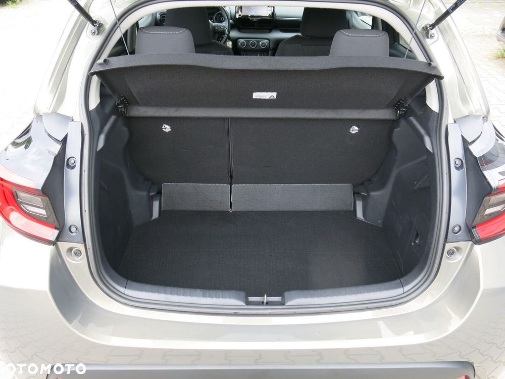 Toyota Yaris - 10