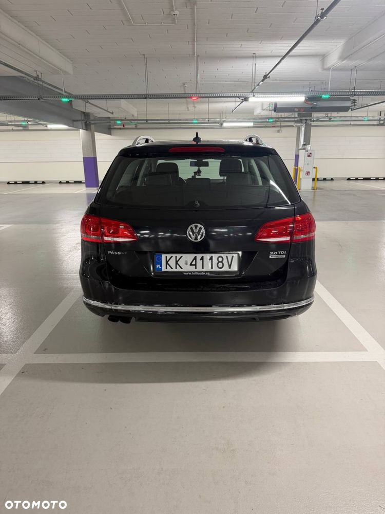 Volkswagen Passat - 4