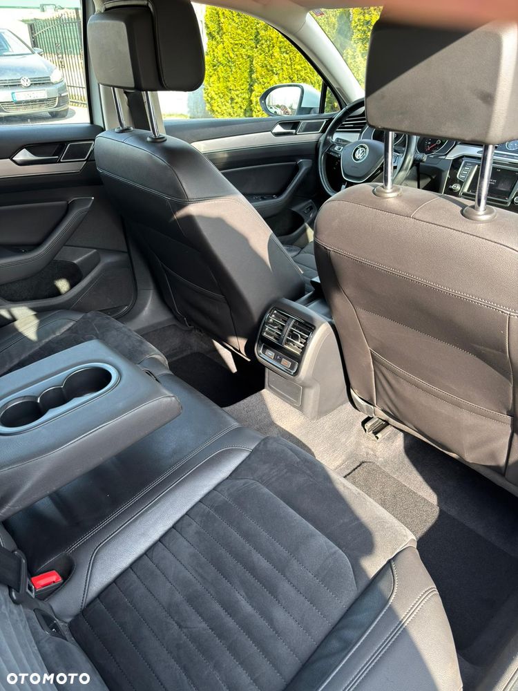 Volkswagen Passat 2.0 TDI SCR DSG Elegance - 20