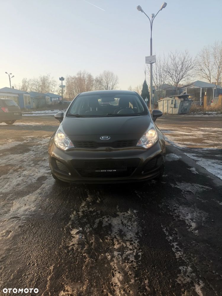 Kia Rio - 22