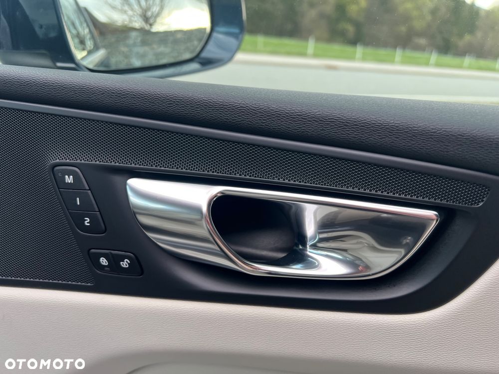 Volvo XC 60 T5 AWD Geartronic Inscription - 36