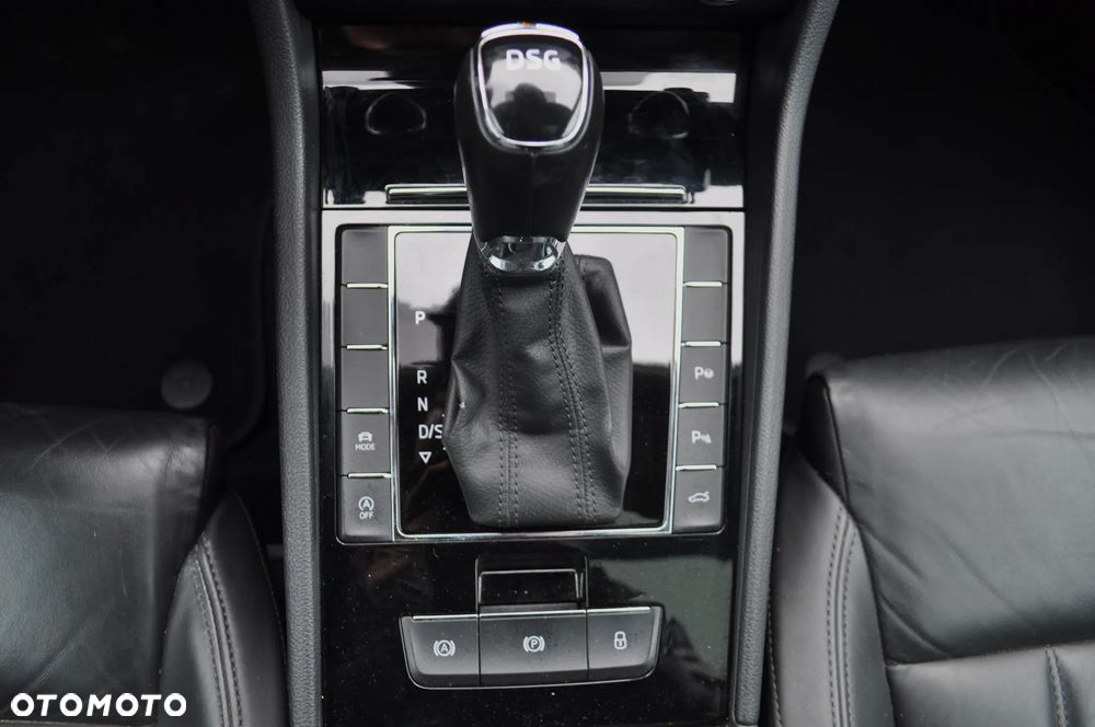Skoda Superb 2.0 TDI DSG Premium Edition - 23