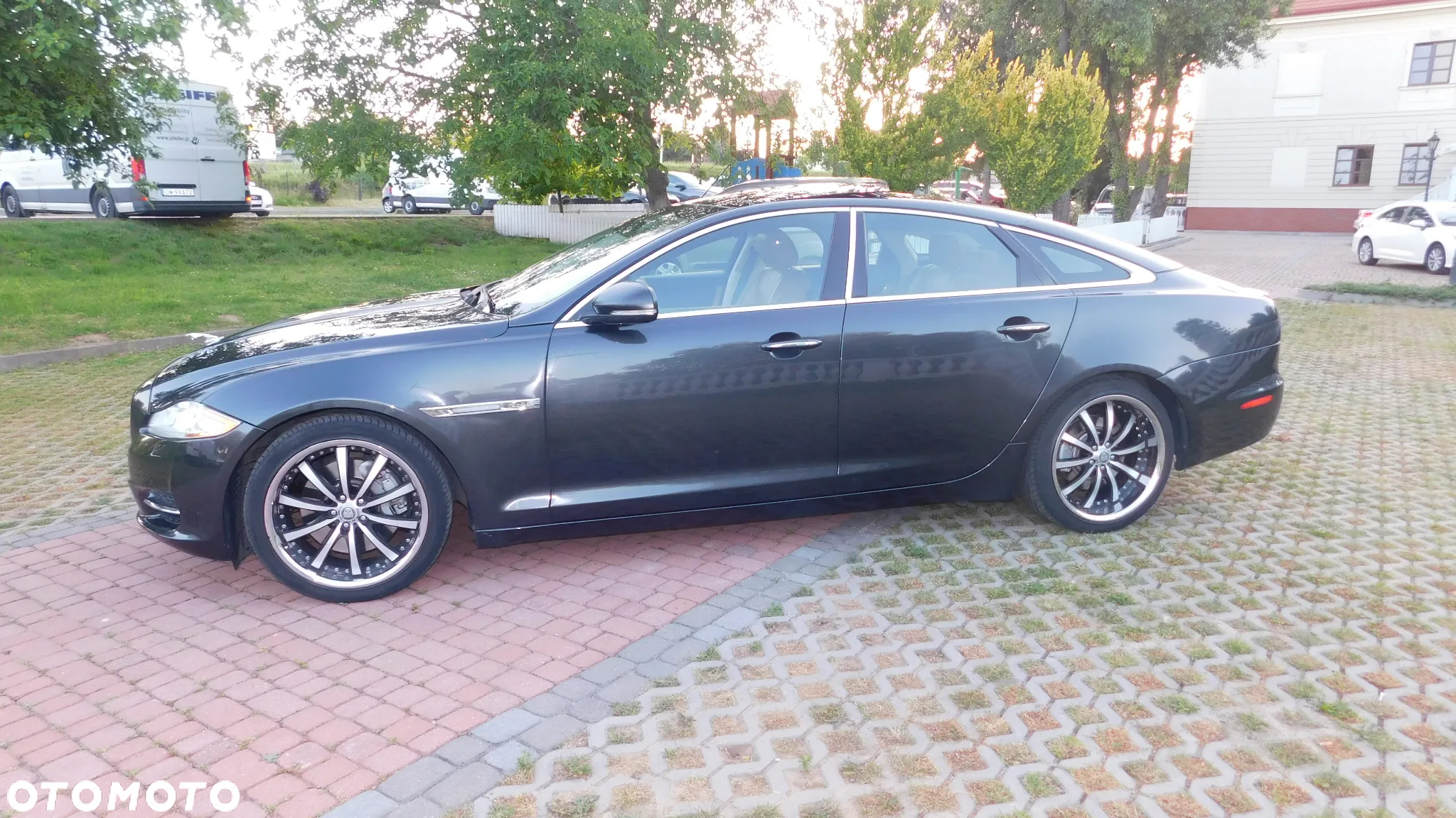 Jaguar XJ 5.0 V8 LWB Premium Luxury - 31