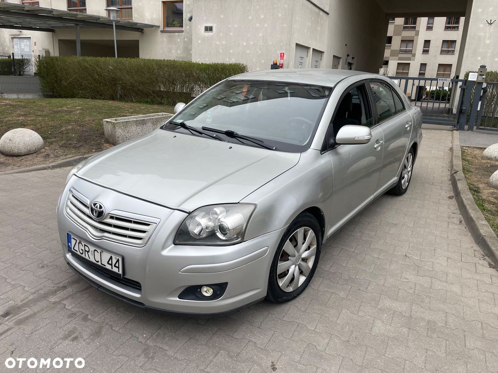 Toyota Avensis - 1