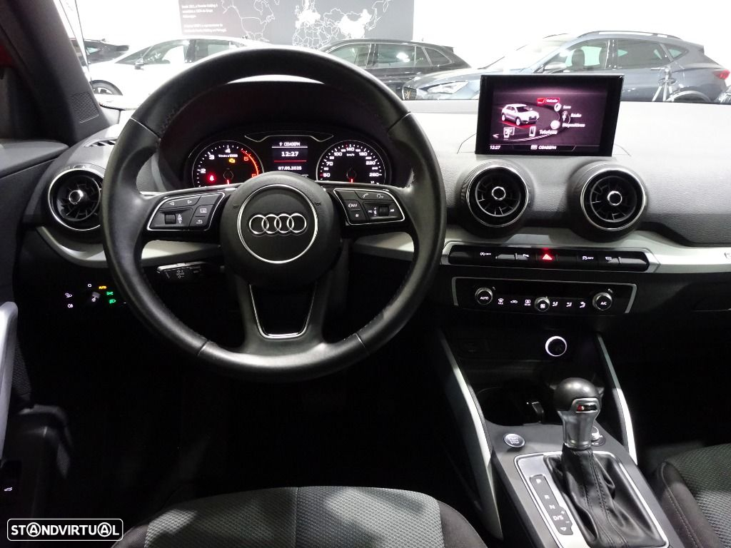 Audi Q2 30 TDI Design S tronic - 16