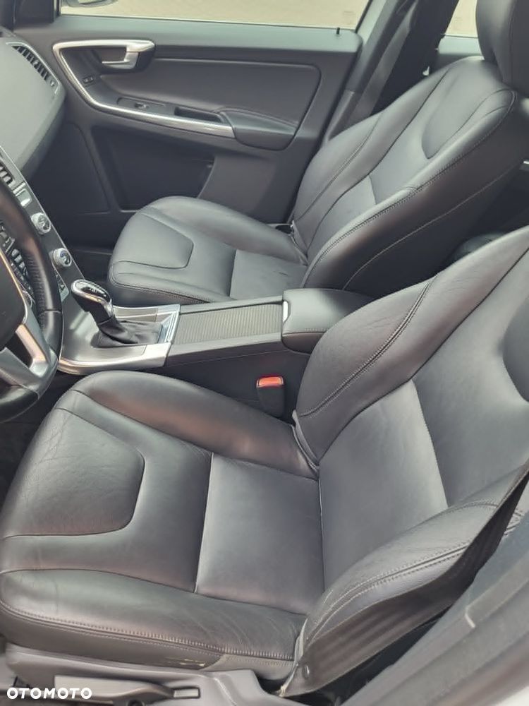 Volvo XC 60 D4 Geartronic Momentum - 8