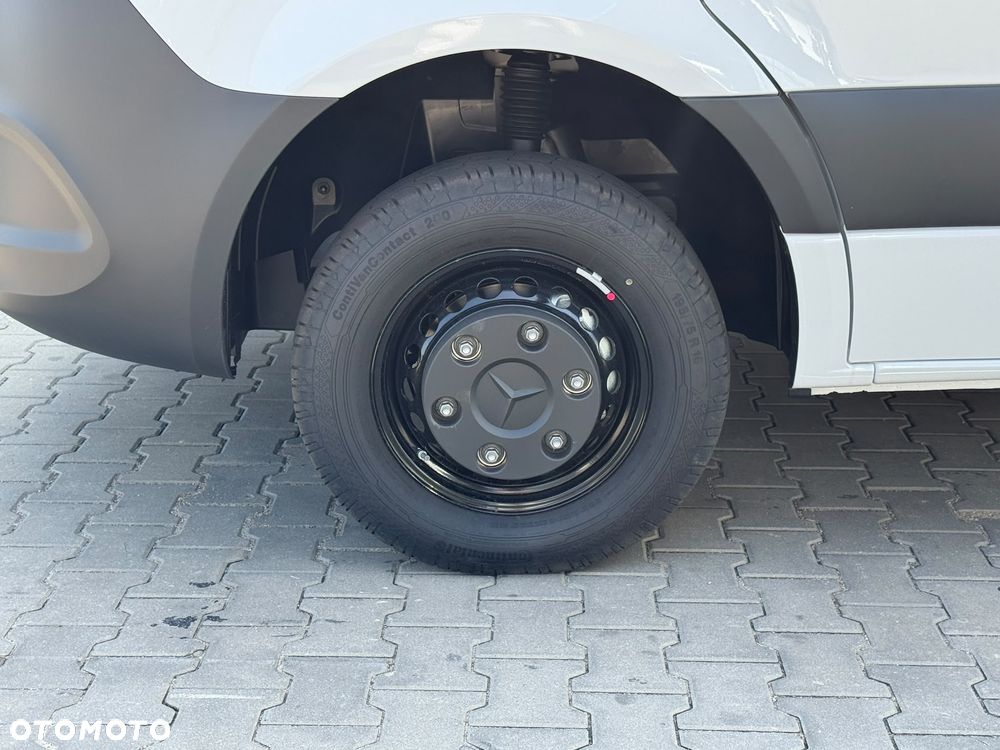 Mercedes-Benz Sprinter - 32