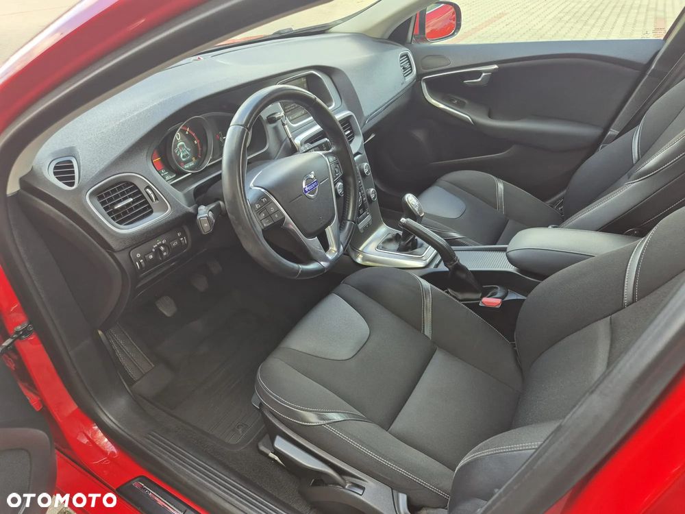 Volvo V40 D2 Momentum - 6