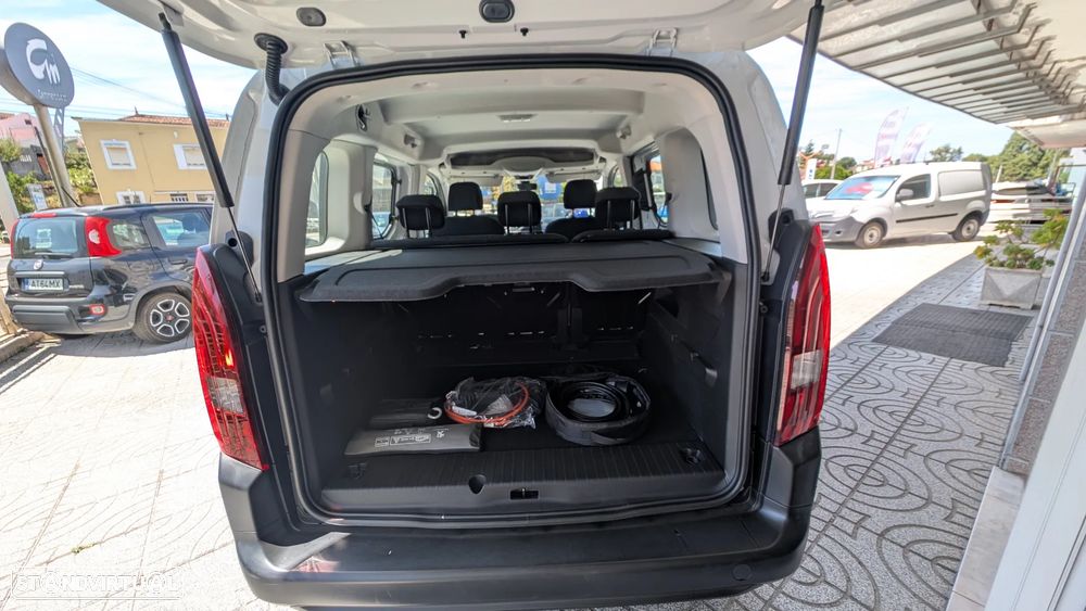 Peugeot e-Rifter 50 kWh Standard Active Pack - 28