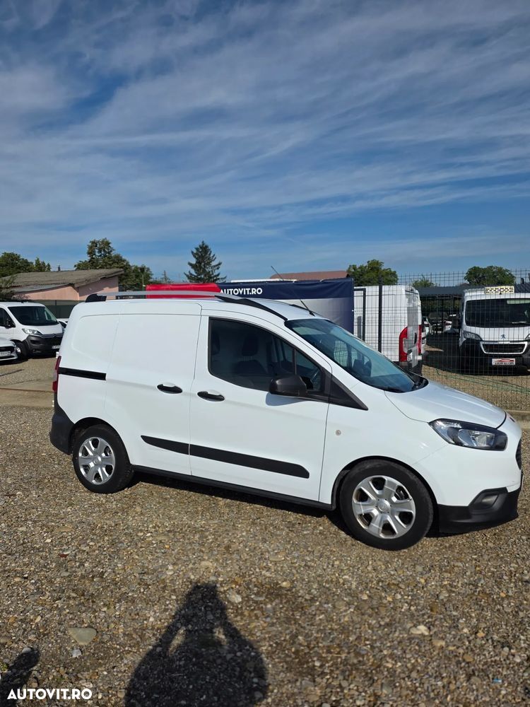 Ford Courier - 3
