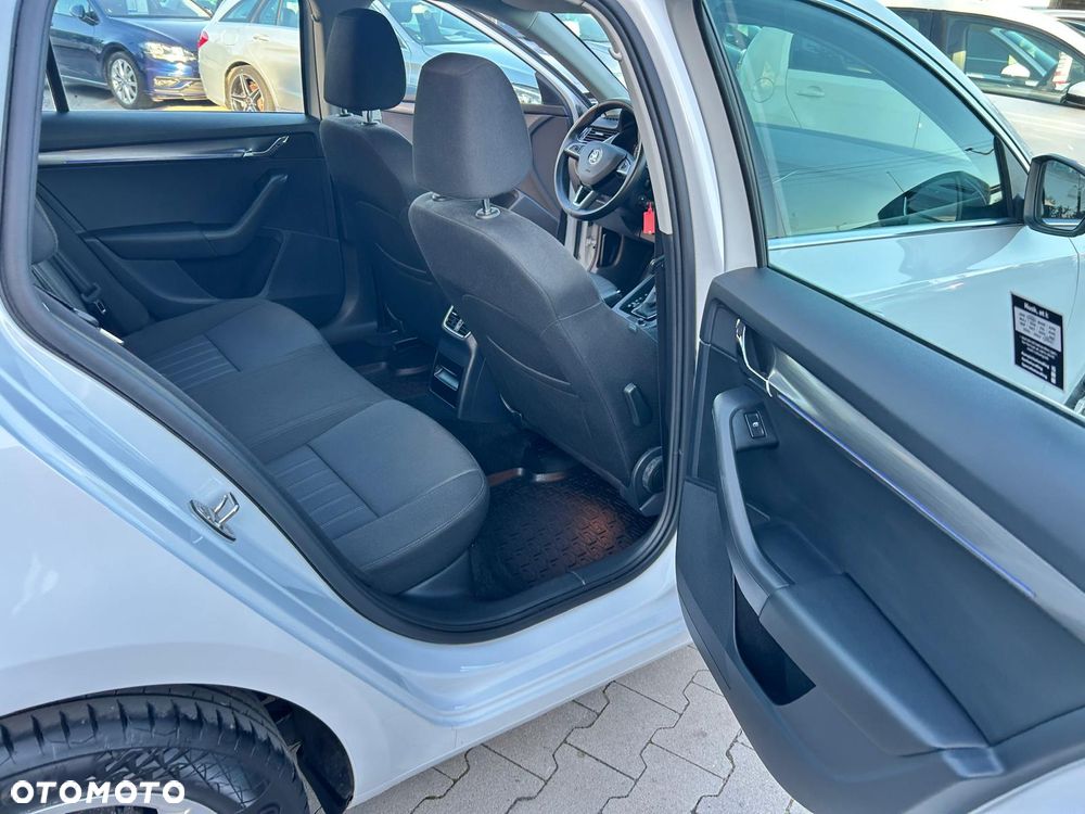 Skoda Octavia 2.0 TDI DSG Selection - 29