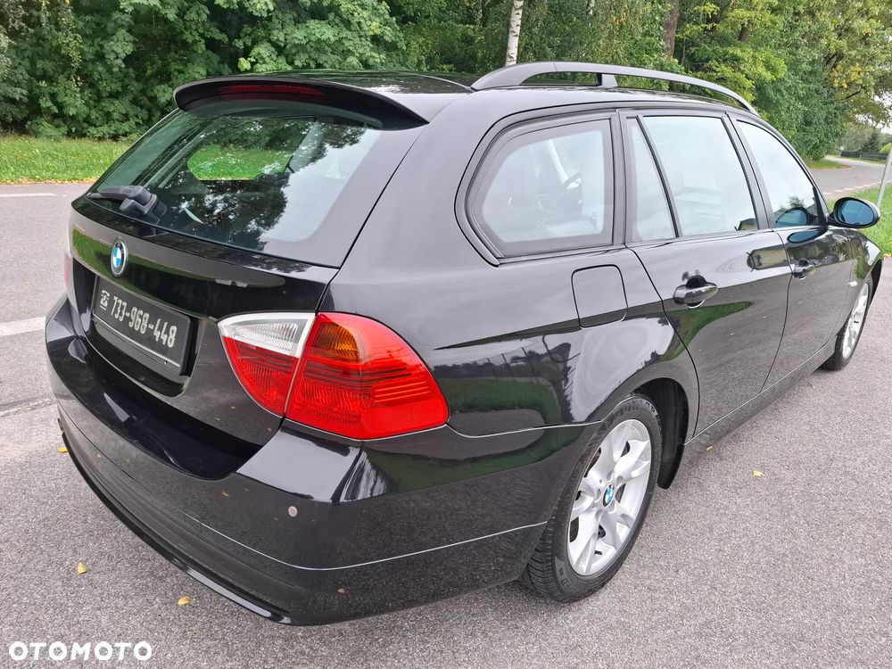 BMW Seria 3 318i Touring - 6
