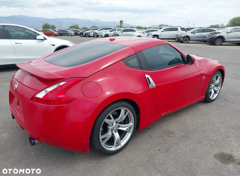 Nissan 370 Z - 3