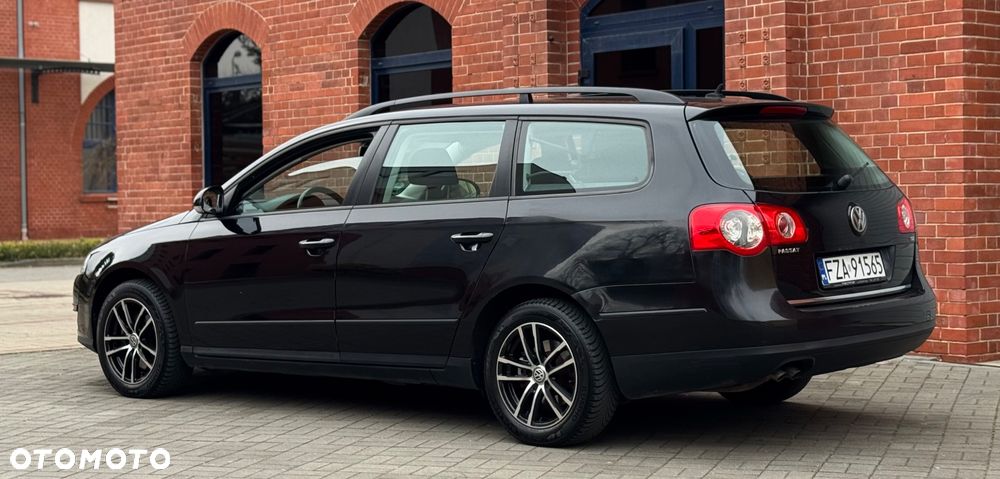 Volkswagen Passat 1.9 TDI Comfortline - 11