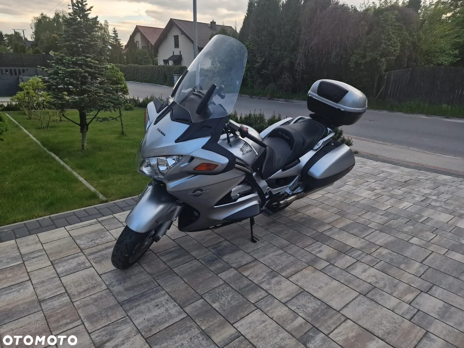 Honda ST - 8
