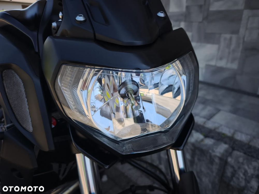 Yamaha MT - 22