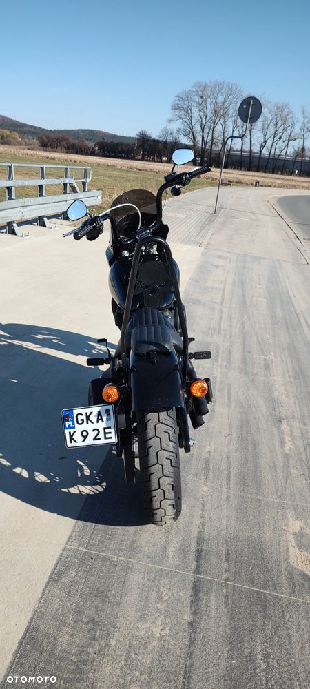 Harley-Davidson Softail Street Bob - 18