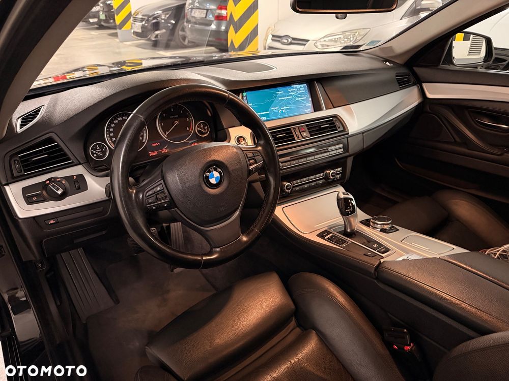 BMW Seria 5 520d - 32