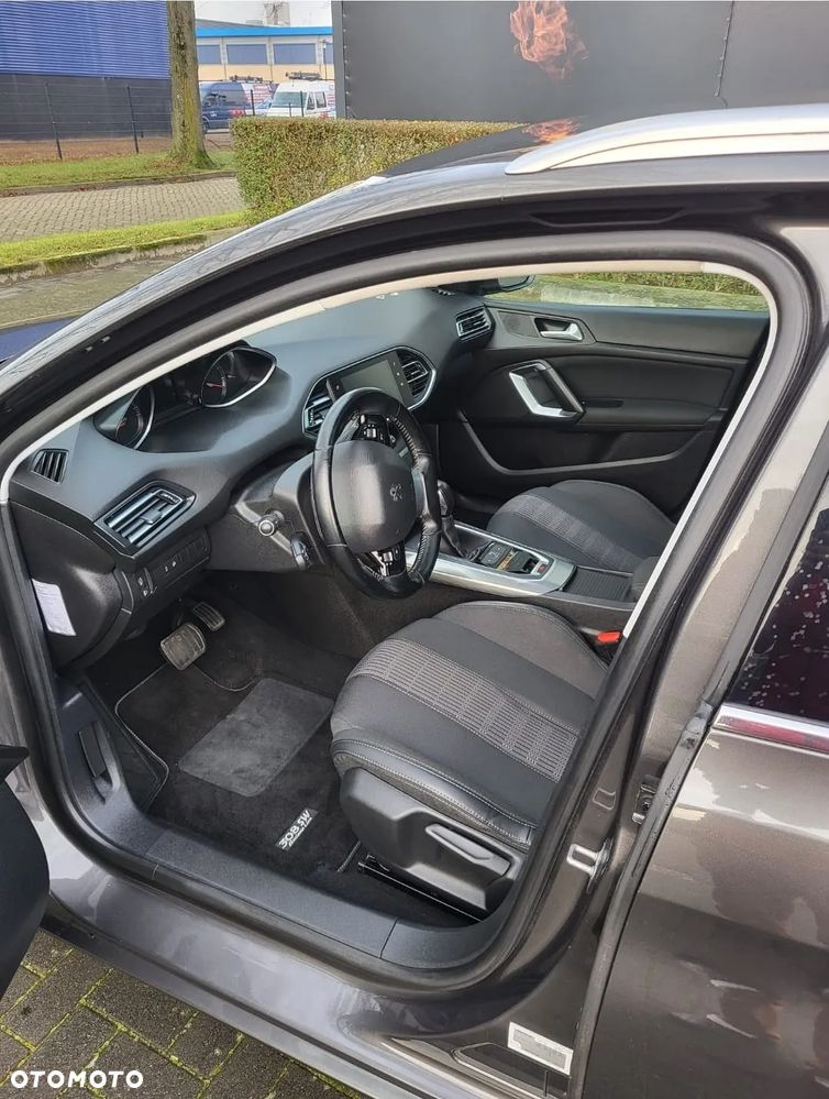 Peugeot 308 PureTech 130 EAT6 Stop & Start Allure - 2