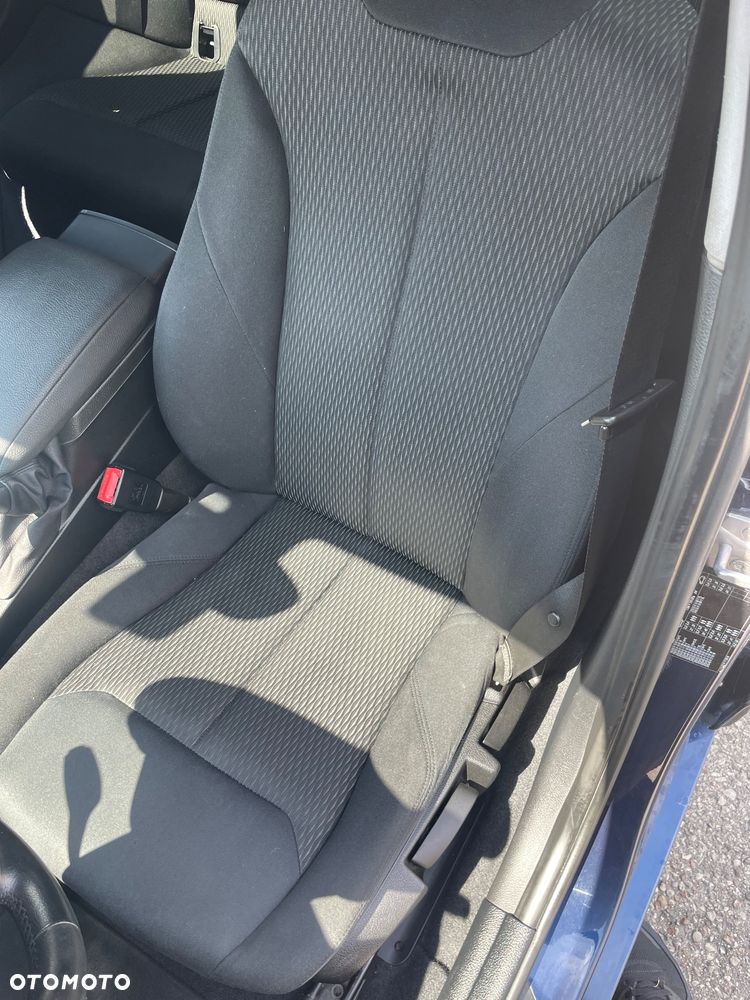 BMW Seria 1 118d Sport Line - 24