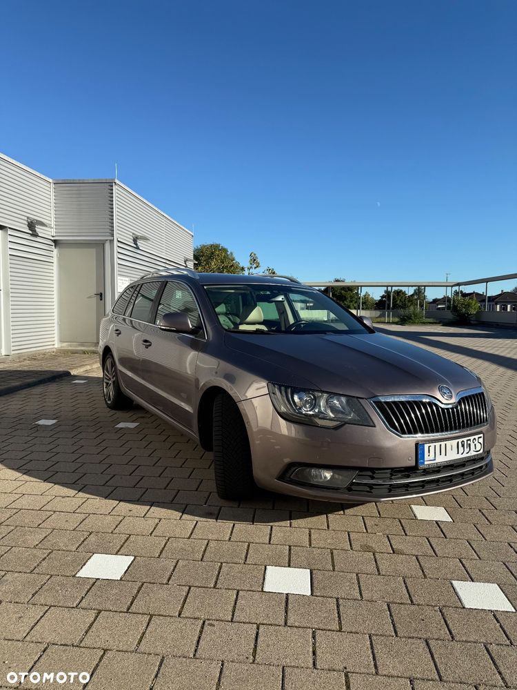 Skoda Superb 2.0 TDI 4x4 Elegance DSG - 2