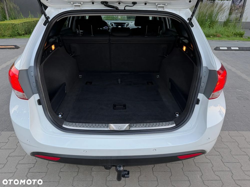 Hyundai i40 Kombi blue 1.7 CRDi Family - 26