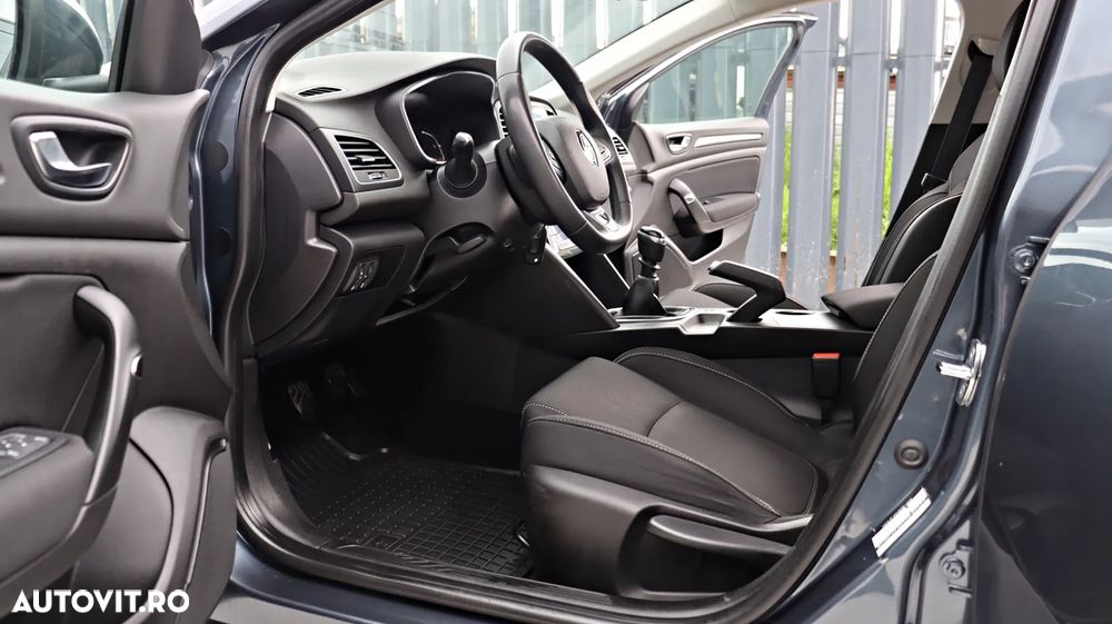 Renault Megane TCe 140 GPF ZEN - 12