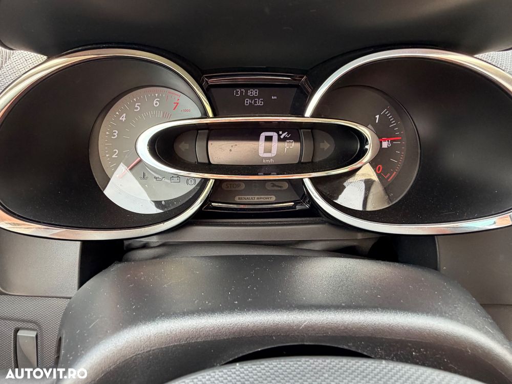 Renault Clio TCe 200 EDC Sport R.S. - 11